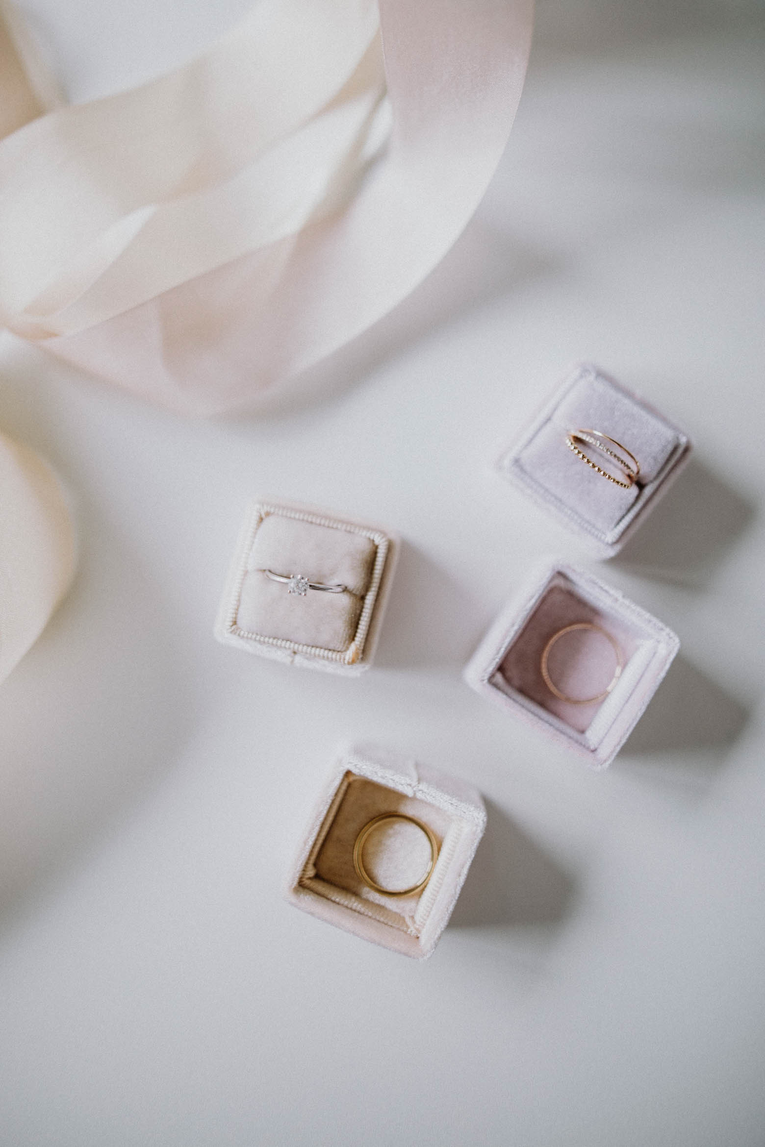  Jewellerythe-f-wedding Getting Ready 23timezones Christina Faullend