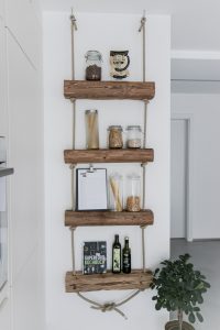 Do-it-yourself Regal aus Altholz - DIY Regal Idee