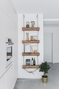 Do-it-yourself Regal aus Altholz - DIY Regal Idee