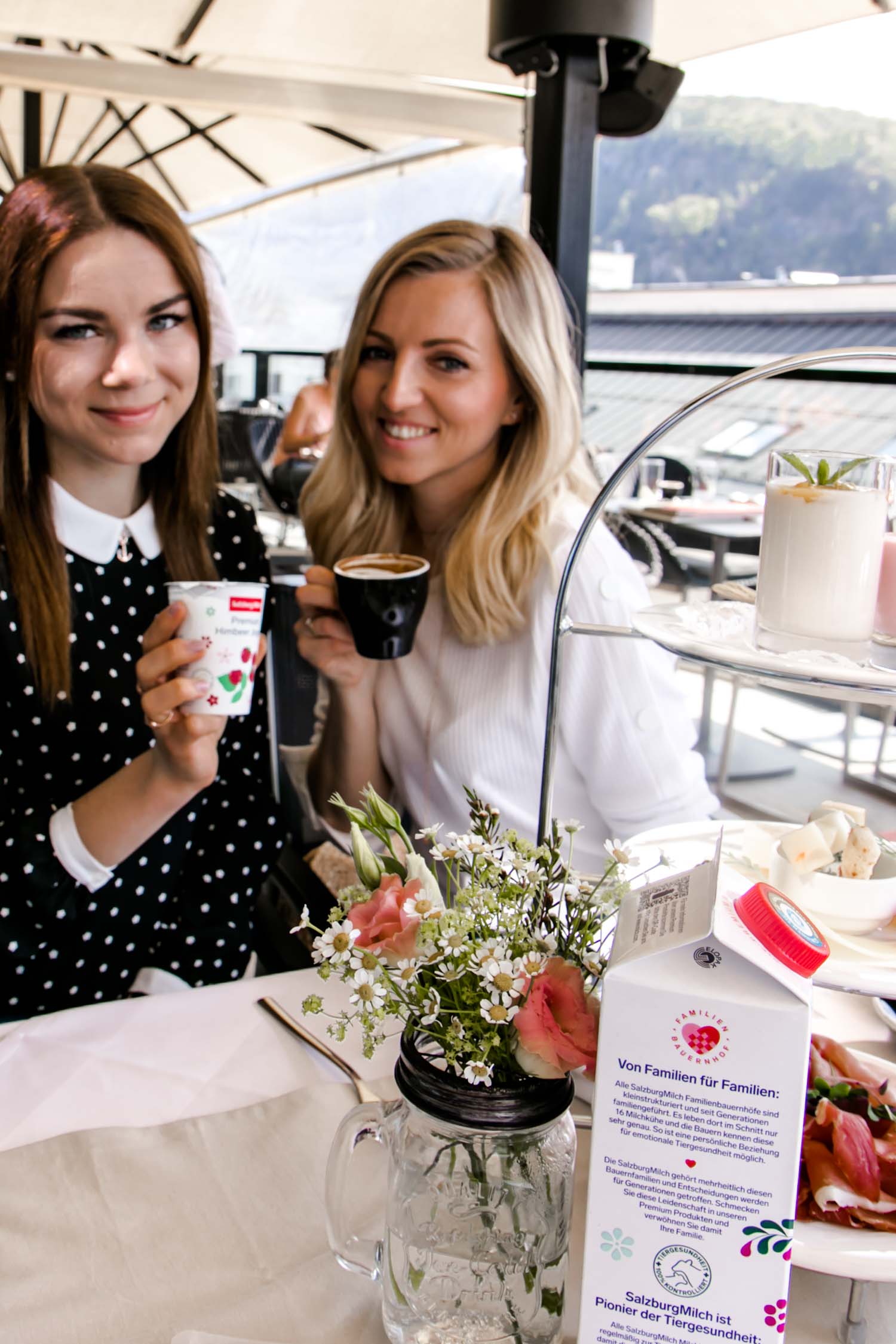 Blogger Brunch SalzburgMilch X 23timezones Lifestyle Blog aus Österreich mit stefaniegoldmarie und leoandotherstories imlauer sky bar & restaurant