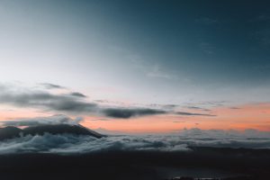 Bali Vulkan Pärchen beim Sonnenaufgang 23timezones